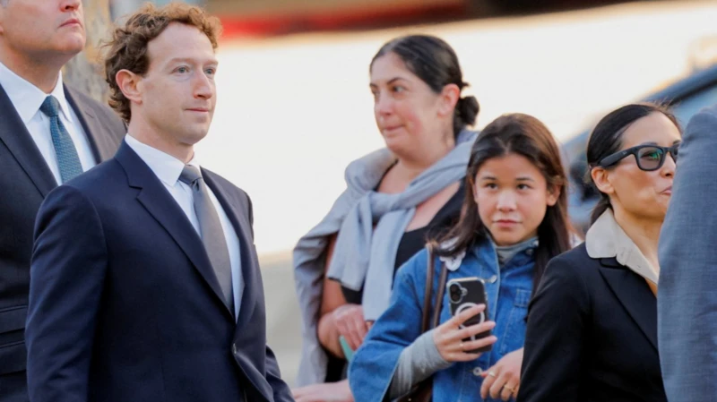 Zuckerberg İtiraf Etti